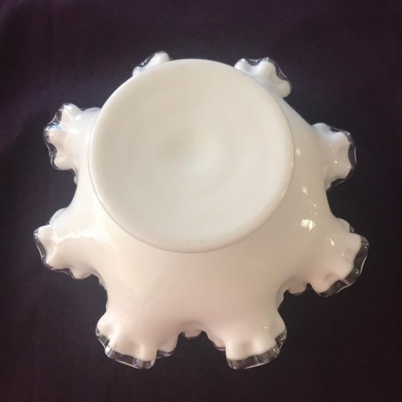 Fenton pre-1970's Silver Crest Milkglass Bowl - Picture 4 of 4